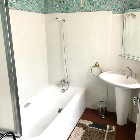 Holiday home Maison De Charme Au Dezert Avec Vue Sur Le