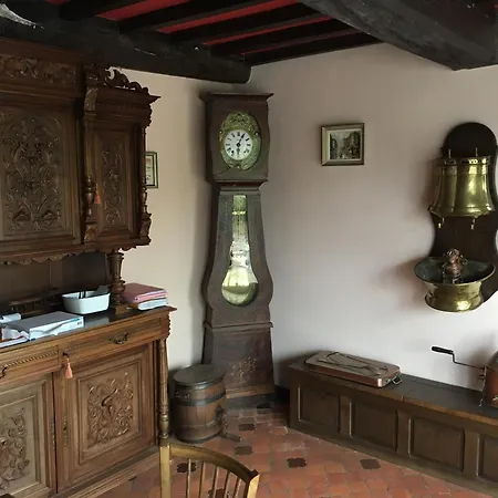 Maison De Charme Au Dézert Avec Vue Sur Le Montmartin-en-Graignes