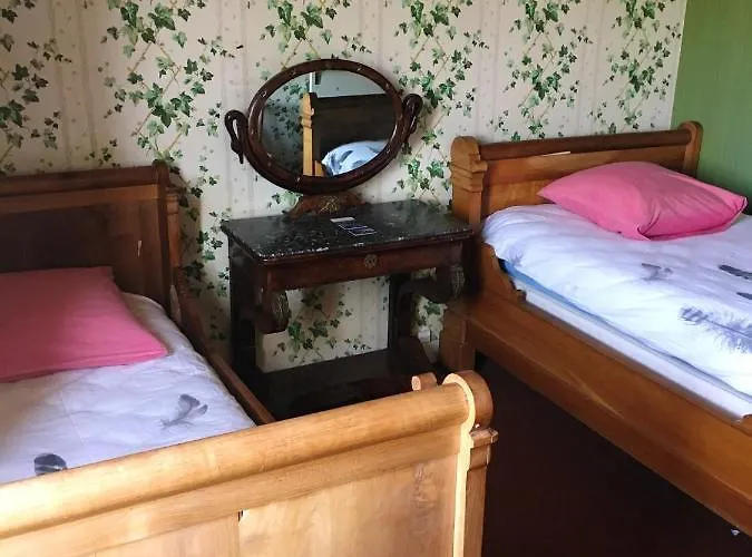 Maison De Charme Au Dézert Avec Vue Sur Le Montmartin-en-Graignes